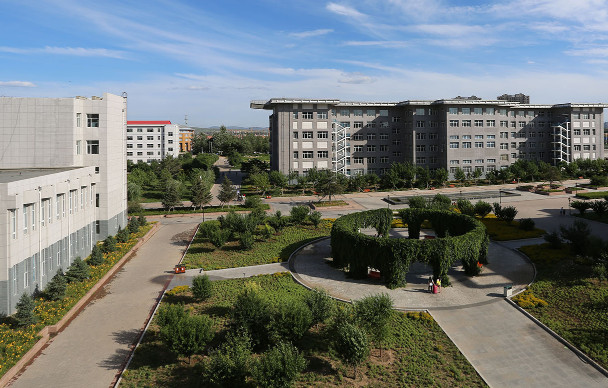 赤峰学院医学院