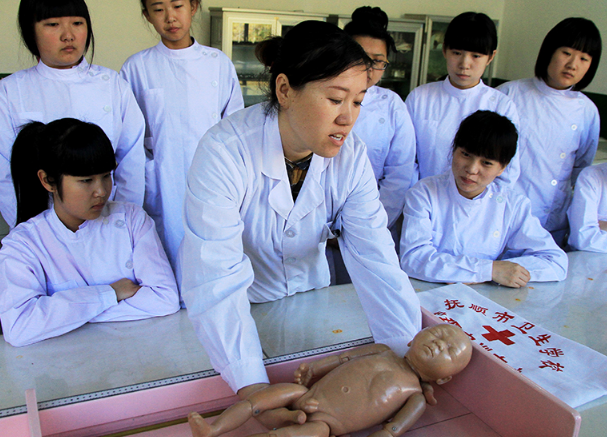 （辽宁鞍山师范学院附属卫生学校）校园环境