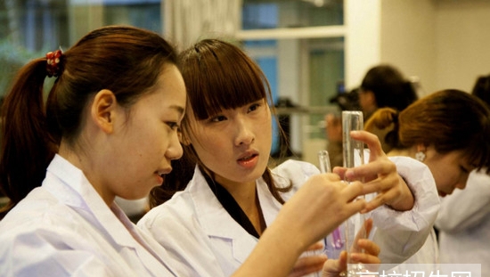 眉山卫生学校