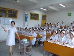 女生初中毕业生学什么专业好
