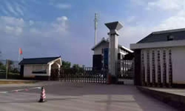 石林县民族职业高级中学学校大门