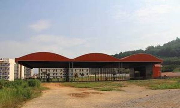 德宏州中等职业学校篮球场