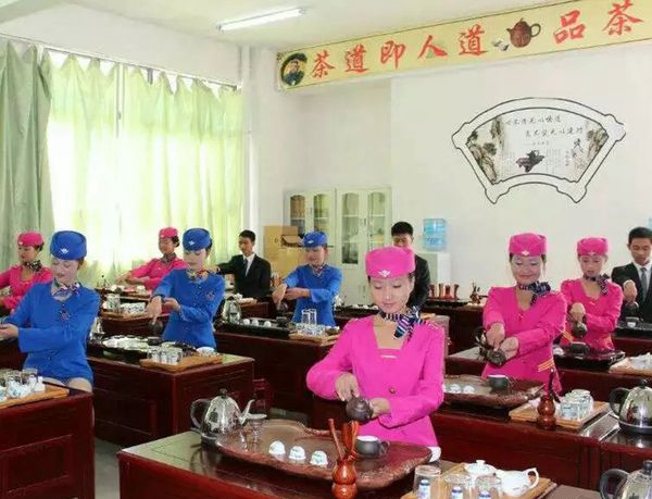 昆明机电工程学校茶艺表演