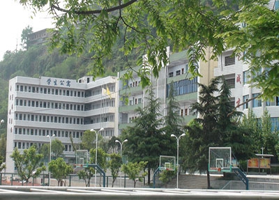 喀什市中等职业技术学校初中毕业可以读吗？