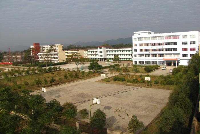 黔西中等职业学校 黔西中等职业学校